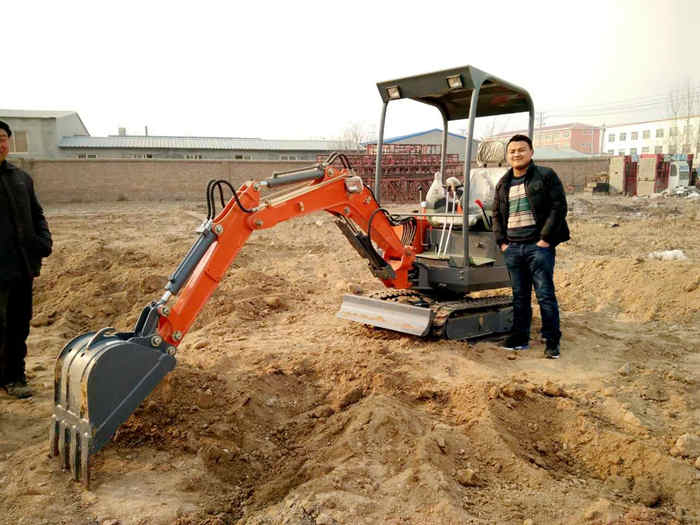 小型挖掘機(jī)冬季保養(yǎng)